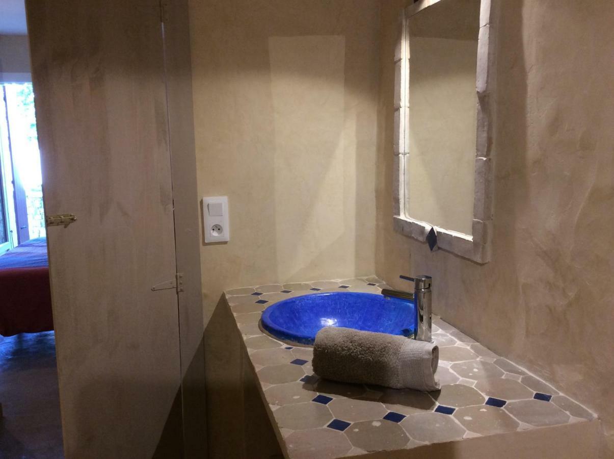 Mas Des Broussonnetiers Apartment Barjac  Bagian luar foto